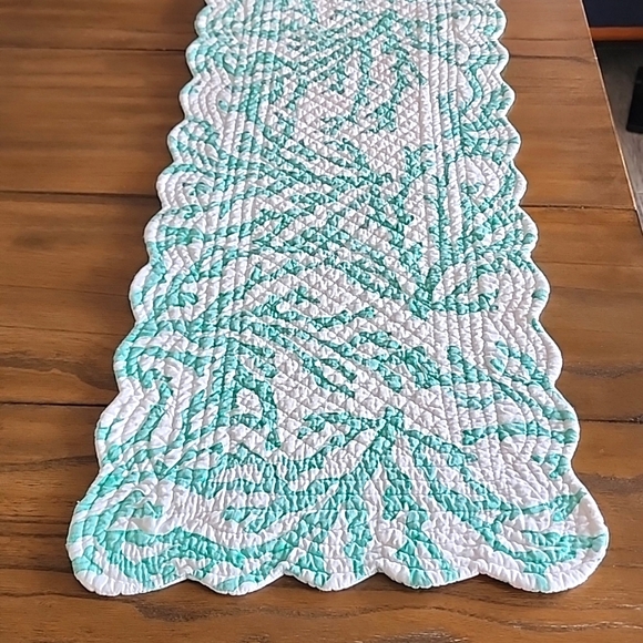 Cora Seafoam quilted table runner - Picture 3 of 4